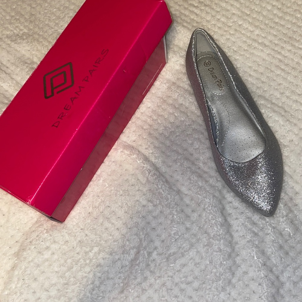 Sparkly flats Size:8 1/2